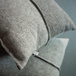 Poszewka na poduszkę wełniana szara