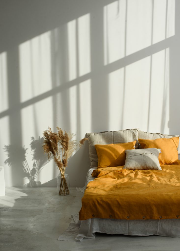 Poszewka na kołdrę lniana żółta miodowa na guziki 