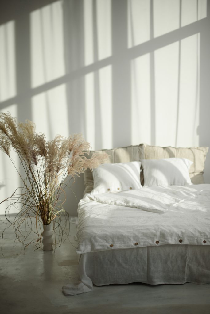 Poszewka na kołdrę lniana biała miękka na guziki